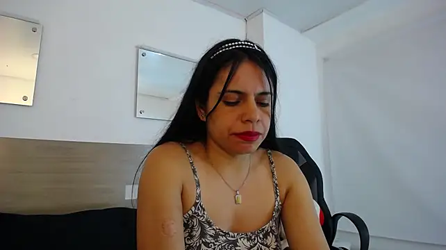 CindyAbril - Sexy dance off bra