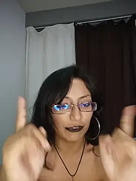 LucyCherry69 - Juguemos con el caiman 🐊