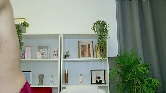 LadyLeea - Play with dildo between my boobs