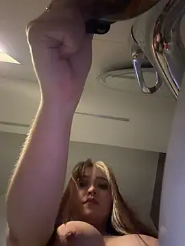 Daniela_ruizz - Milk in titts+ ahegado