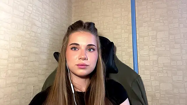 Miss_Blessnyth - show tongue