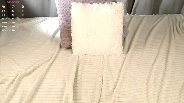 MonetLeitman - Seductive butt