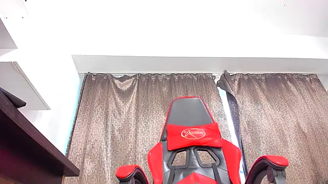 EmmaStward - make me horny...make me cum
