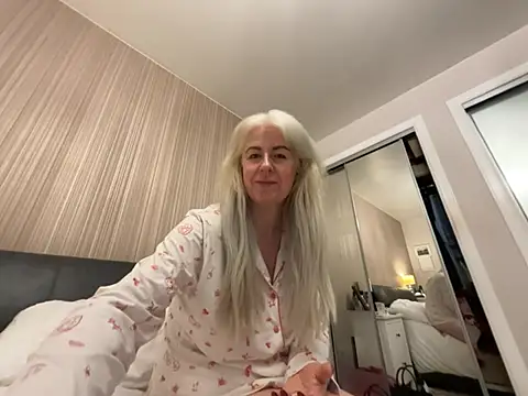 Laylaskyexx - Change sexy lingerie 😻