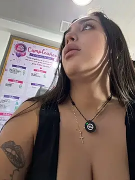 Hannahoff - My Boss Spanks My Big Ass