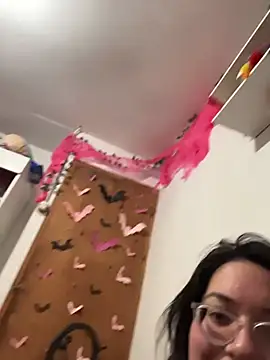 Indiegirl666 - Show boobs
