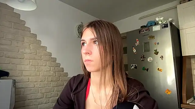 ZaraGuyette - touch shoulder