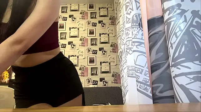 YaelKonwinski - 🫦 Lip Bite