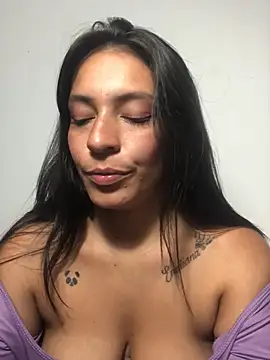 Viiancaa_ - Show Ass, 2 Fingers💜