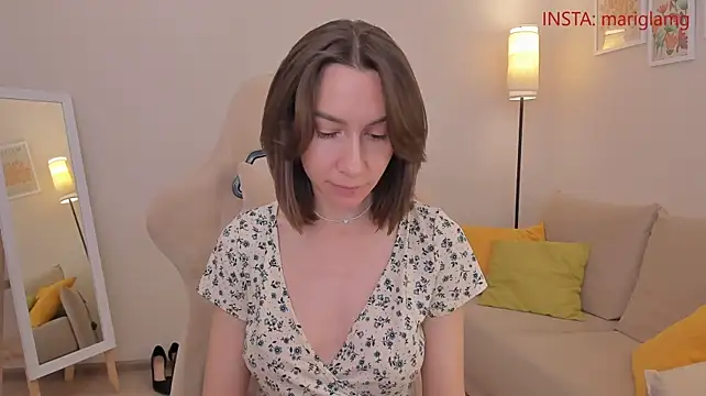GoodGlamorGirl - play with nipples