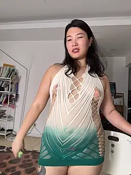 Tavie1744 - Bare my butt 2min