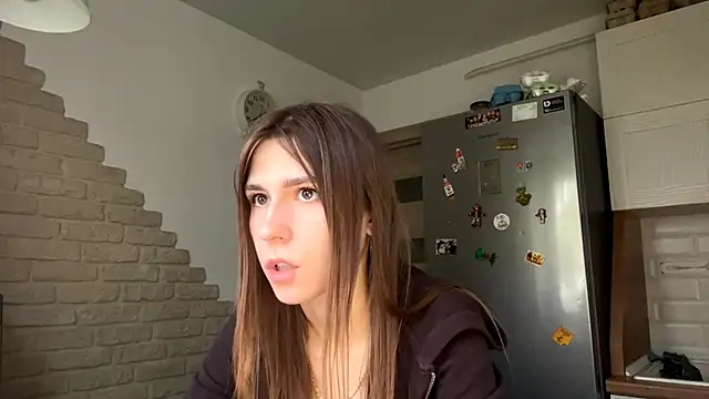 ZaraGuyette - touch shoulder