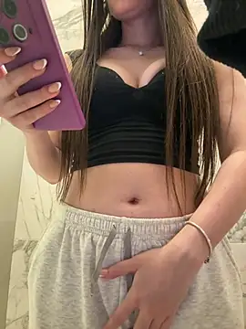 Nicolle_v - SQUIRRRT WITH OPEN DOOR!!