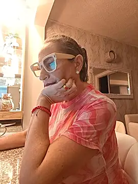 Lossexycacha - Showing tits to a female friend