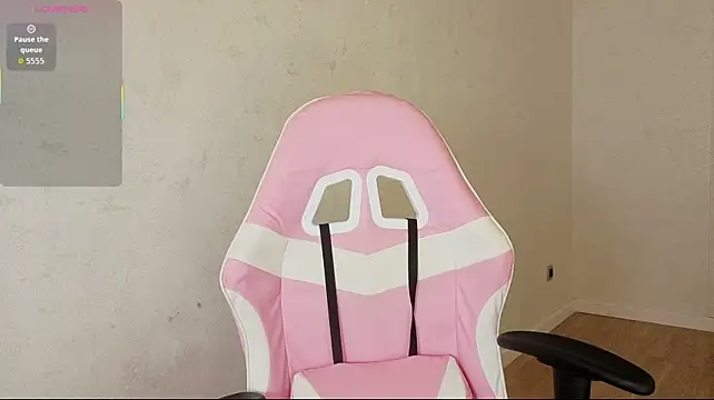 Yeniimai - Pussy Play
