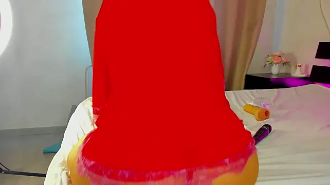 Stasy_Traiin - play with a finger in the ass