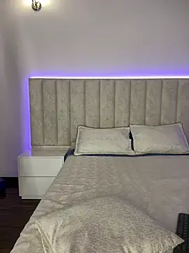 Mia_Roswell - oil in mi tits