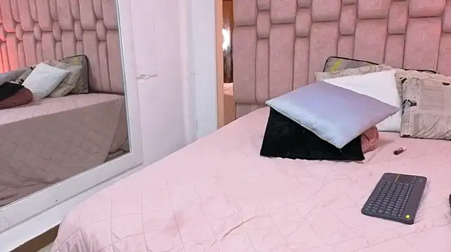 Sofiagold92 - Open legs & Play pussy
