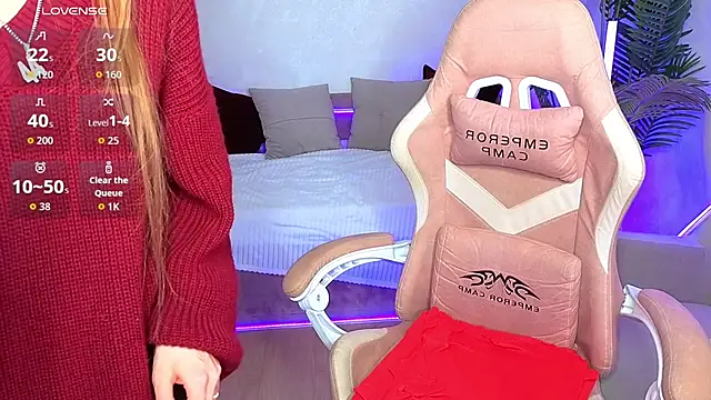 Star_Tarra - lick fingers with eye contact
