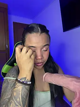 leila_22