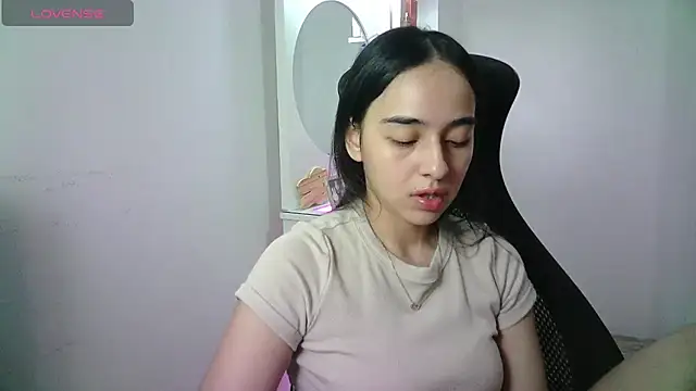 Aineangeel - oil on the buttocks