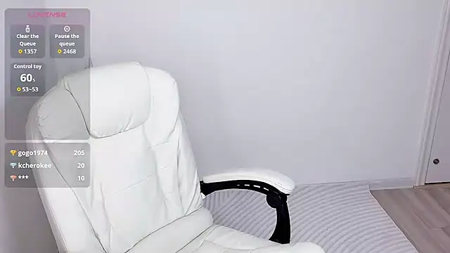 Fiona_999 - 新人莫妮卡上下粉胸大屁股翘喜欢被调教