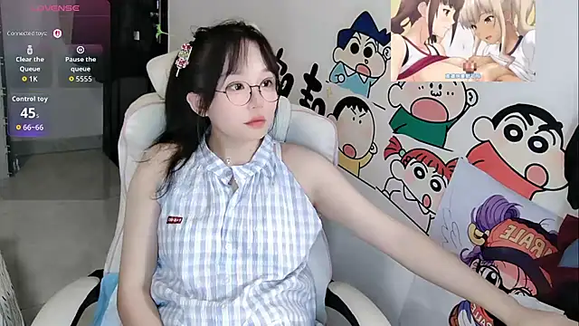 Angela-AMY - 我的心思很好猜，除了减肥就是发财 脱一件吧