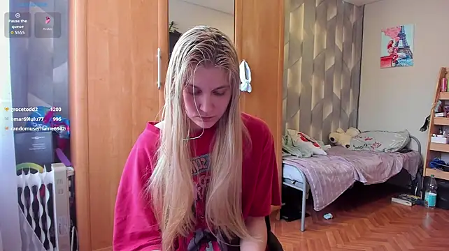 Tiny_Kiss - finger in pussy