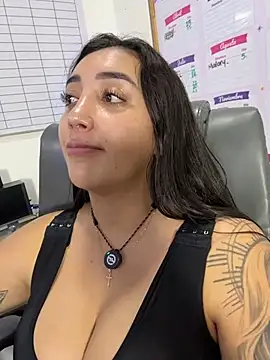 Hannahoff - My Boss Suck my ass