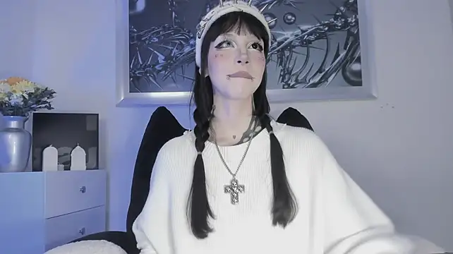Elledanielle - Plug ass play