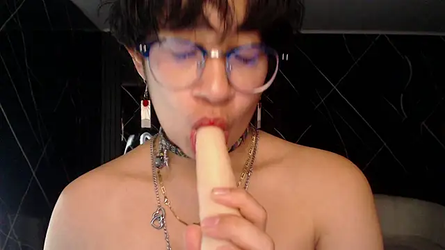 Lili_Gomez_ - PLUG IN MY ASS