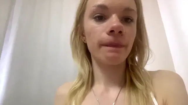 Tutsicuttie - flash my boobs ><
