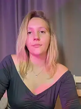Ann_first_kiss - lick dildo