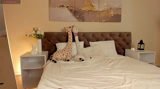 Ariella_Sol - spank ass with two hands