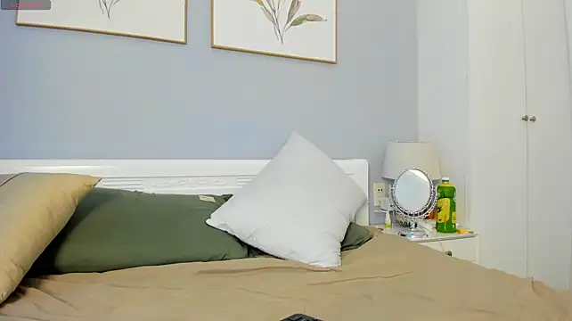 Your_wet_alizee - play wet pussy