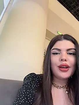 AmelliaDiamond - Take off your panties in the cafe