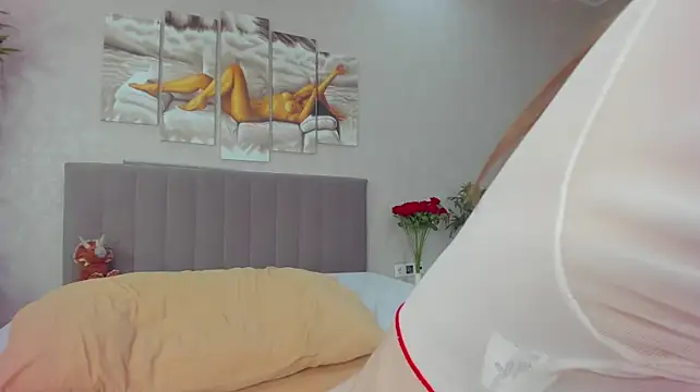 Camilla_Kelly - show your pussy