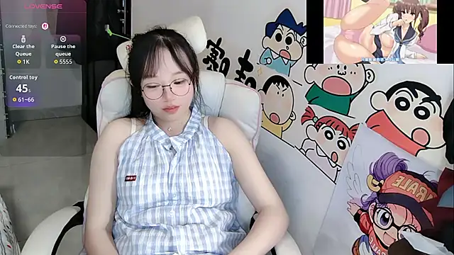 Angela-AMY - 我的心思很好猜，除了减肥就是发财 脱一件吧