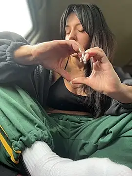 JulliaVegas - Squirt
