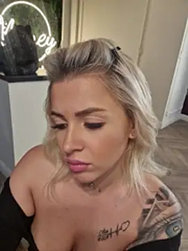 IveySin - Hand in panties&tease