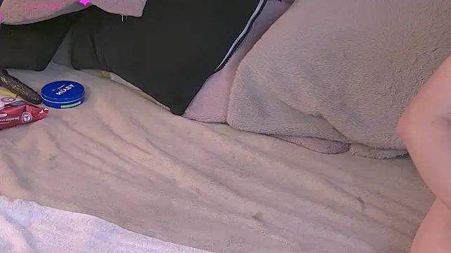 LolaButtie - TITS TEASE