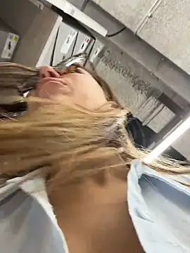 Jucie_Boom - MAKE BOOBIE SLAPS IN MALL