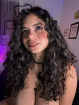 Simone_Miller - Suck nipples 🥵