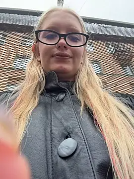 Elfi_InPublic - Spy under skirt+little tease clit in bus