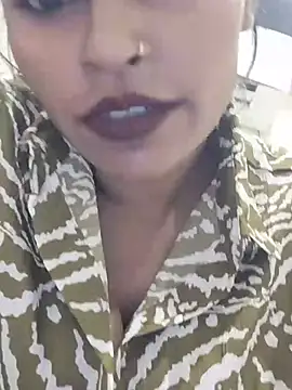 Raseeli_bhabhi1 - Boobs sucking