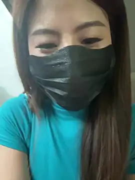 Lynn-156 - 户外刺激，完成目标脱掉上衣五分钟