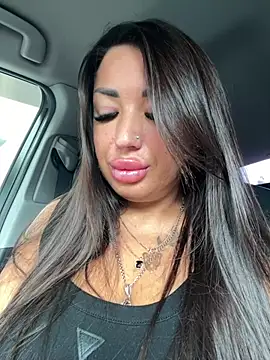 RuslanaXX - Squirt who’s open door people go close