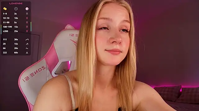 Eva_Davi - Dildo pussy fuck!