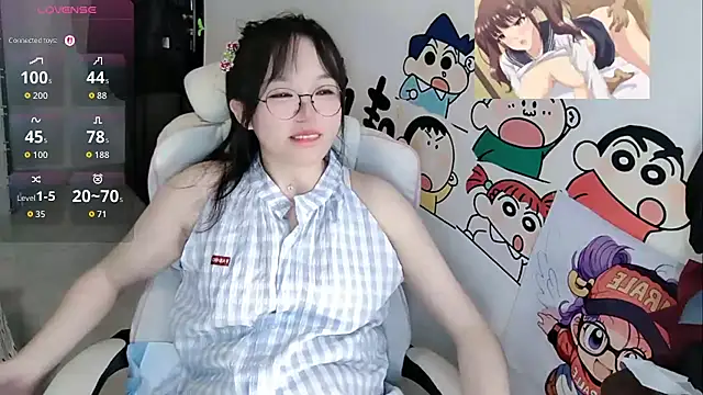 Angela-AMY - 我的心思很好猜，除了减肥就是发财 脱一件吧
