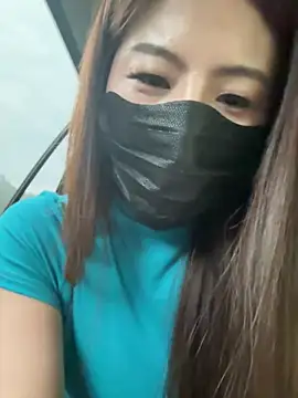 Lynn-156 - 户外刺激，完成目标脱掉上衣五分钟